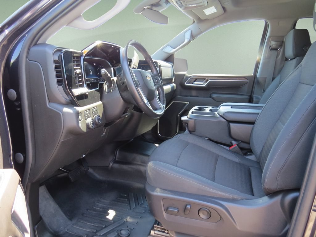 2022 Chevrolet Silverado 1500 LT (2FL)
