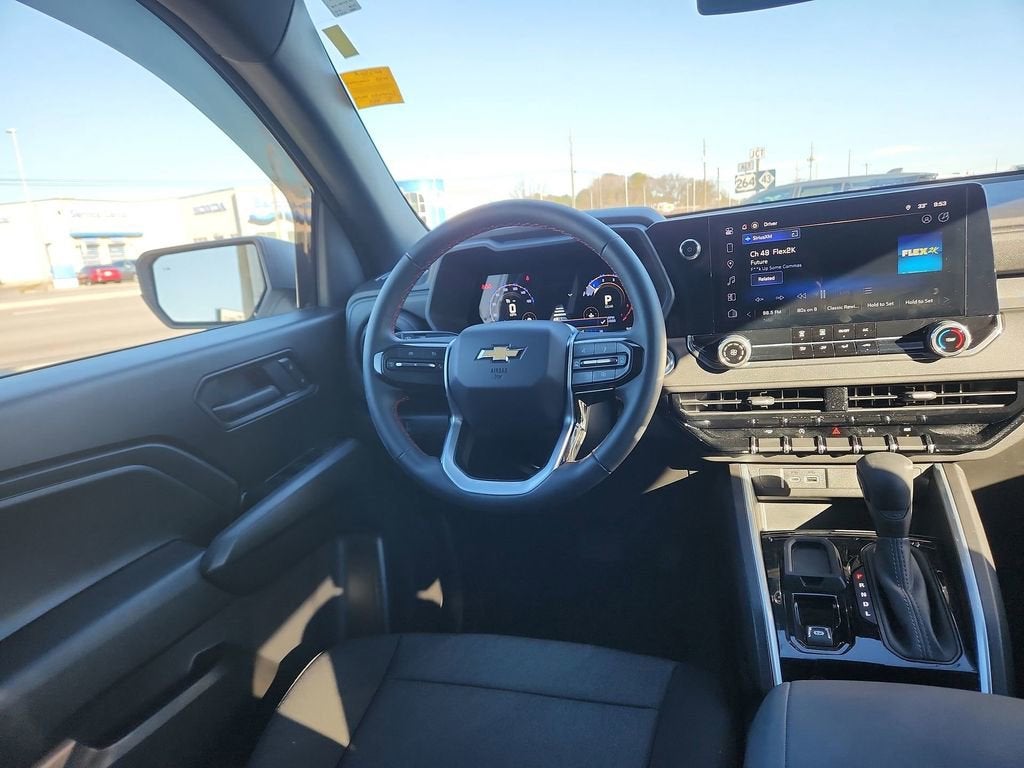 2025 Chevrolet Colorado WT/LT