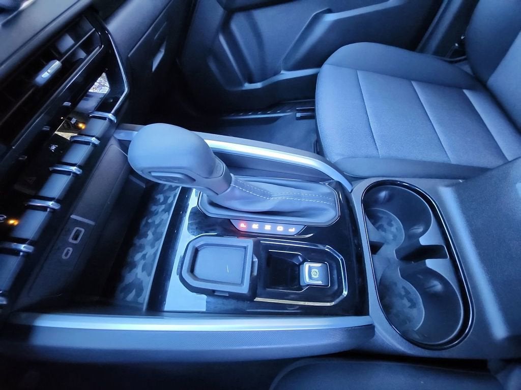 2025 Chevrolet Colorado WT/LT