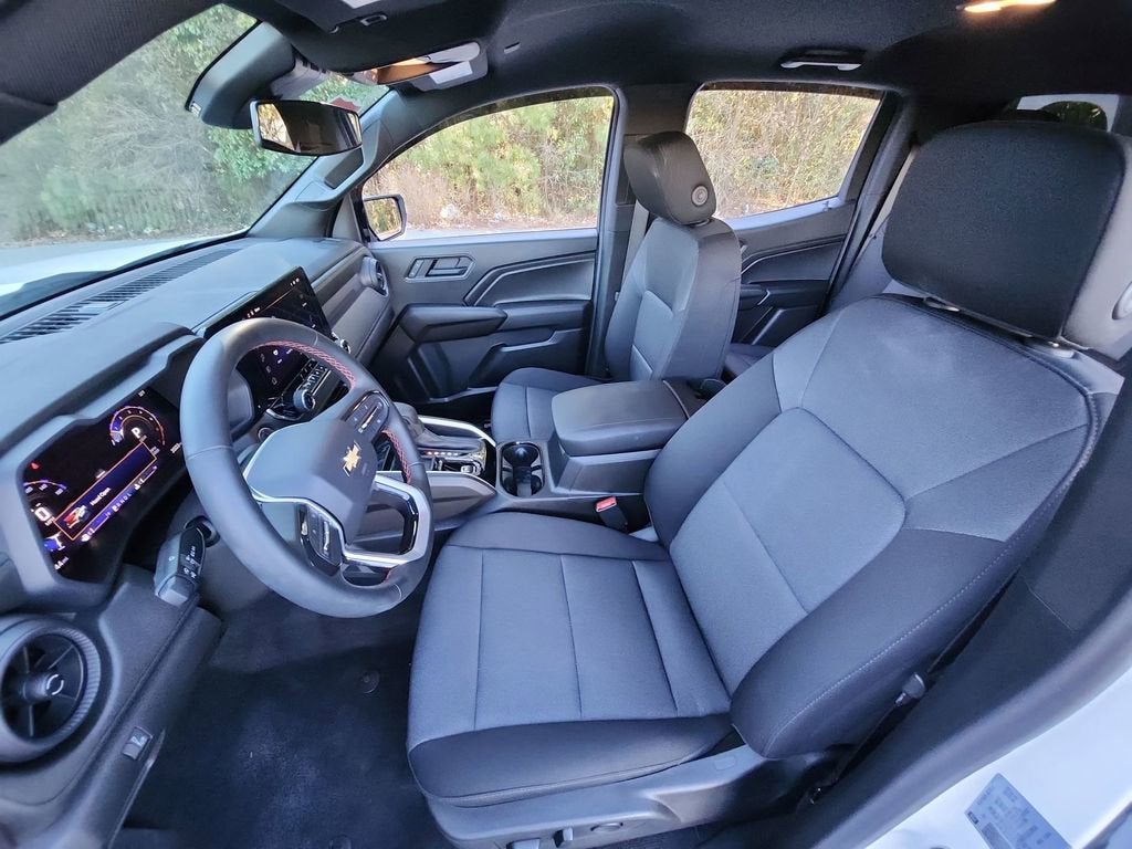 2025 Chevrolet Colorado WT/LT