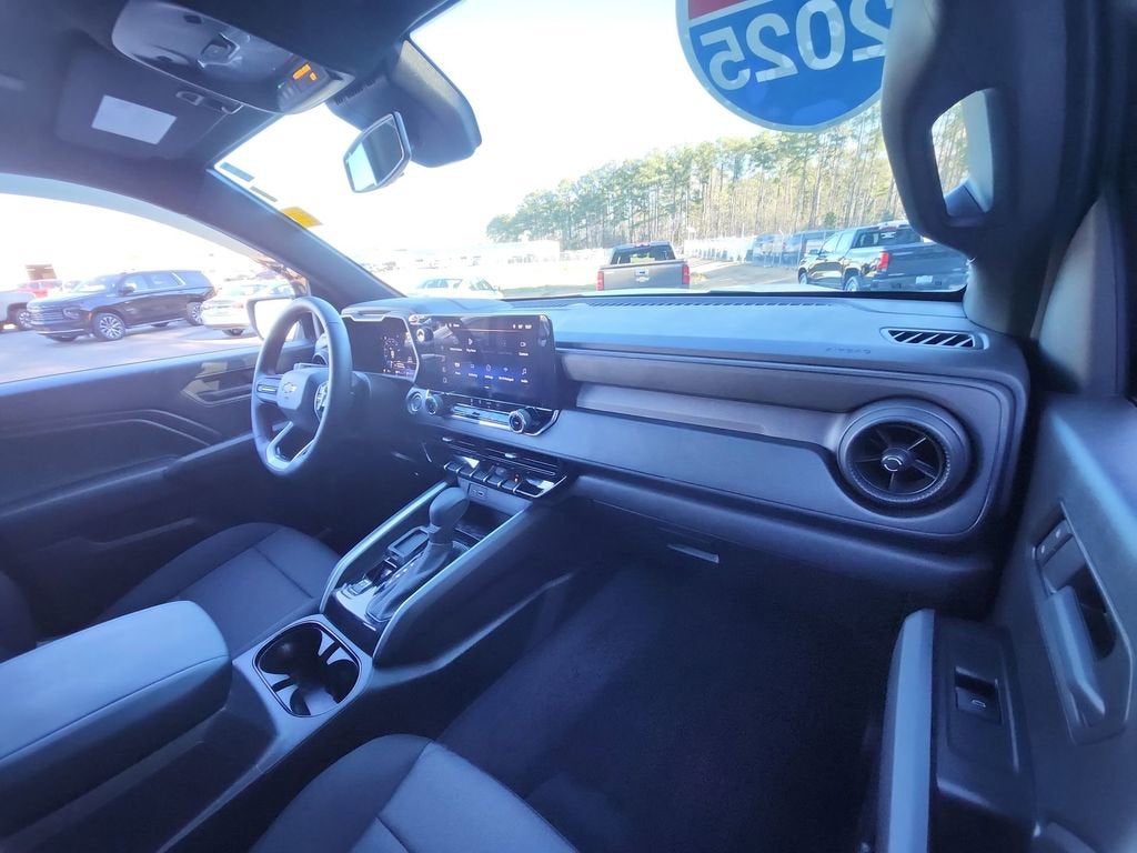 2025 Chevrolet Colorado WT/LT