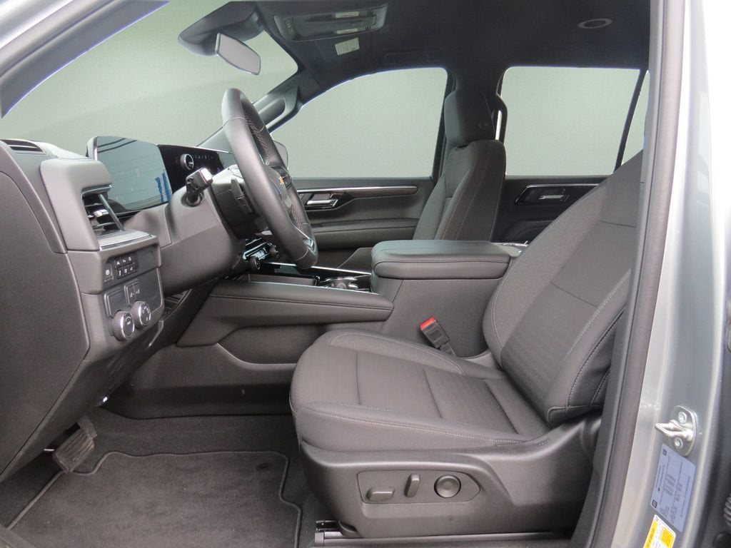 2025 Chevrolet Tahoe LS