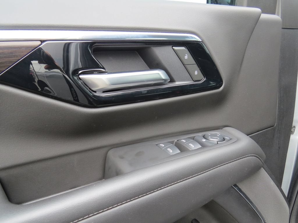2025 Chevrolet Tahoe LS