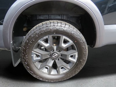 2024 Nissan TITAN Crew Cab Platinum Reserve 4x4