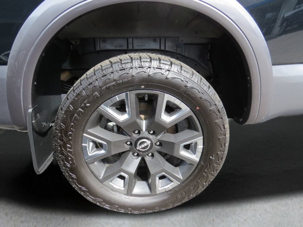 2024 Nissan TITAN Crew Cab Platinum Reserve 4x4