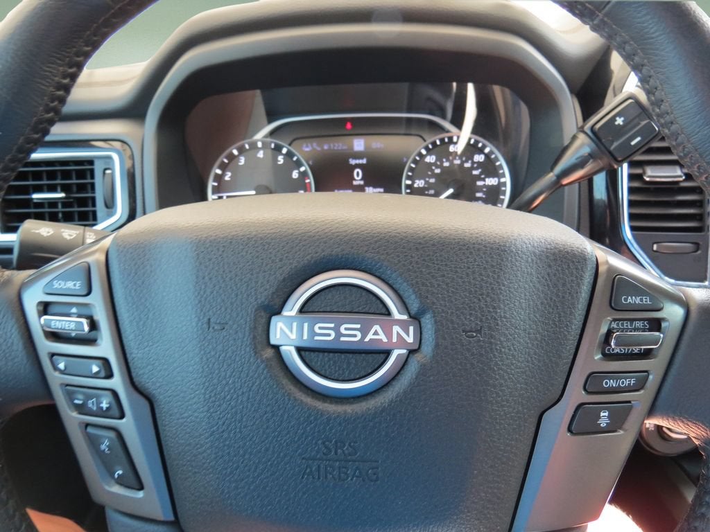 2024 Nissan TITAN Crew Cab Platinum Reserve 4x4