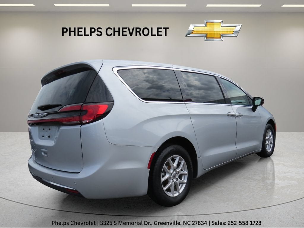 2024 Chrysler Pacifica Touring L