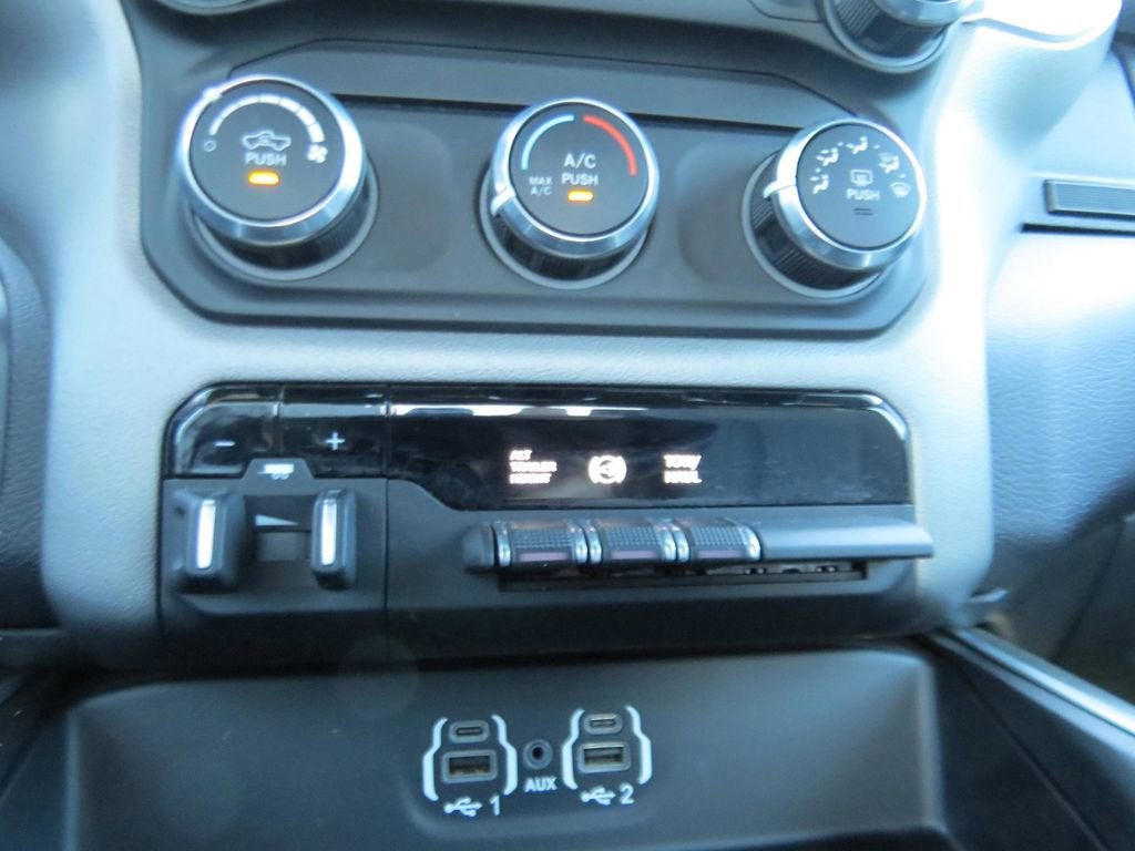2024 RAM 3500 Big Horn Crew Cab 4x4 8' Box