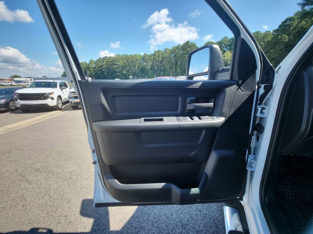 2024 RAM 3500 Chassis Cab Tradesman