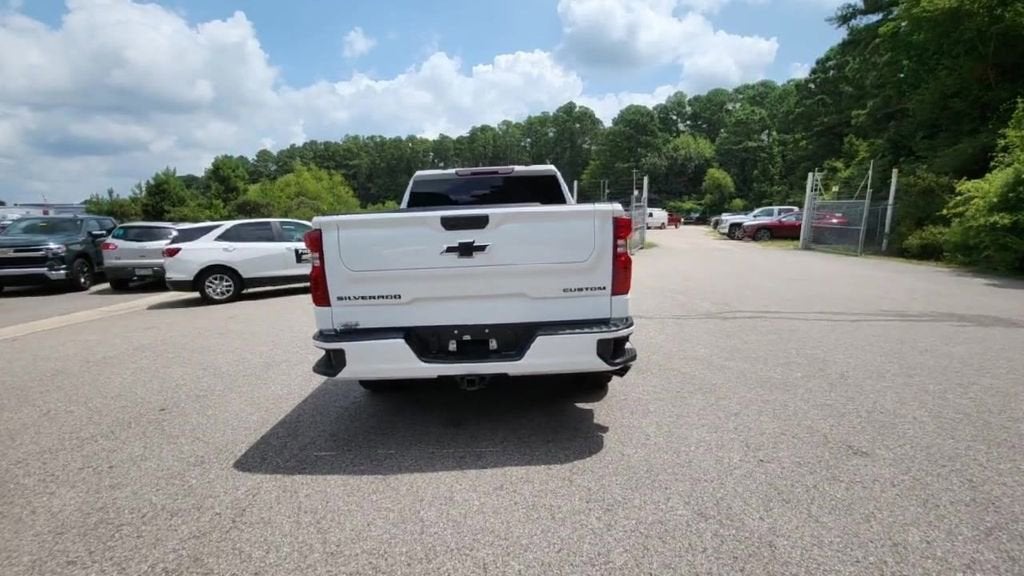 2025 Chevrolet Silverado 1500 Custom