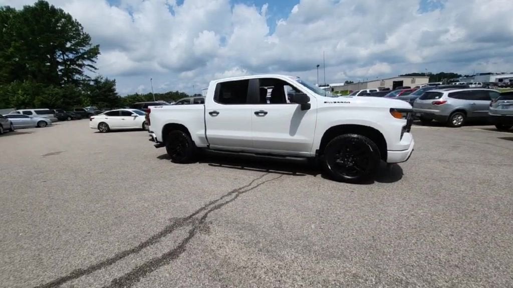 2025 Chevrolet Silverado 1500 Custom
