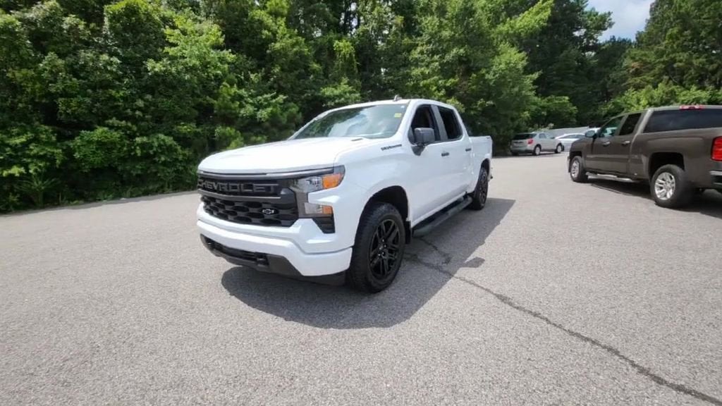 2025 Chevrolet Silverado 1500 Custom