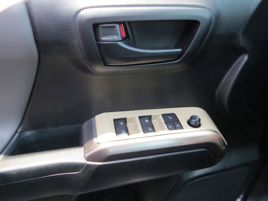 2022 Toyota Tacoma SR5 V6