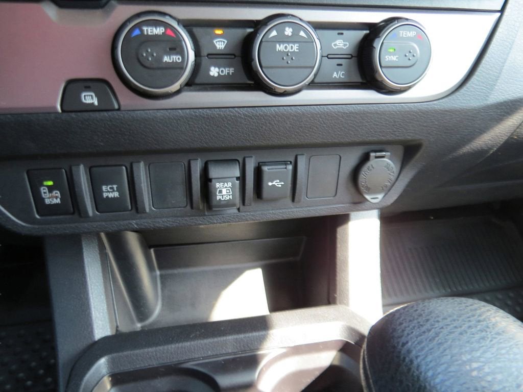 2022 Toyota Tacoma SR5 V6