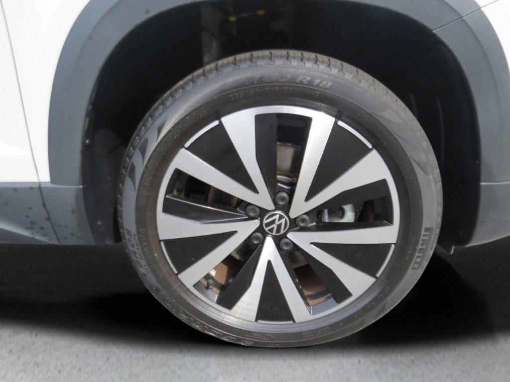 2023 Volkswagen Taos SE - Photo 11