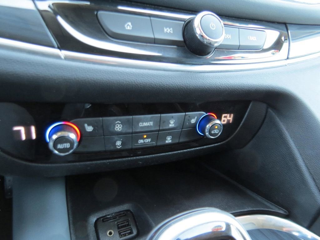 2020 Buick Enclave Essence