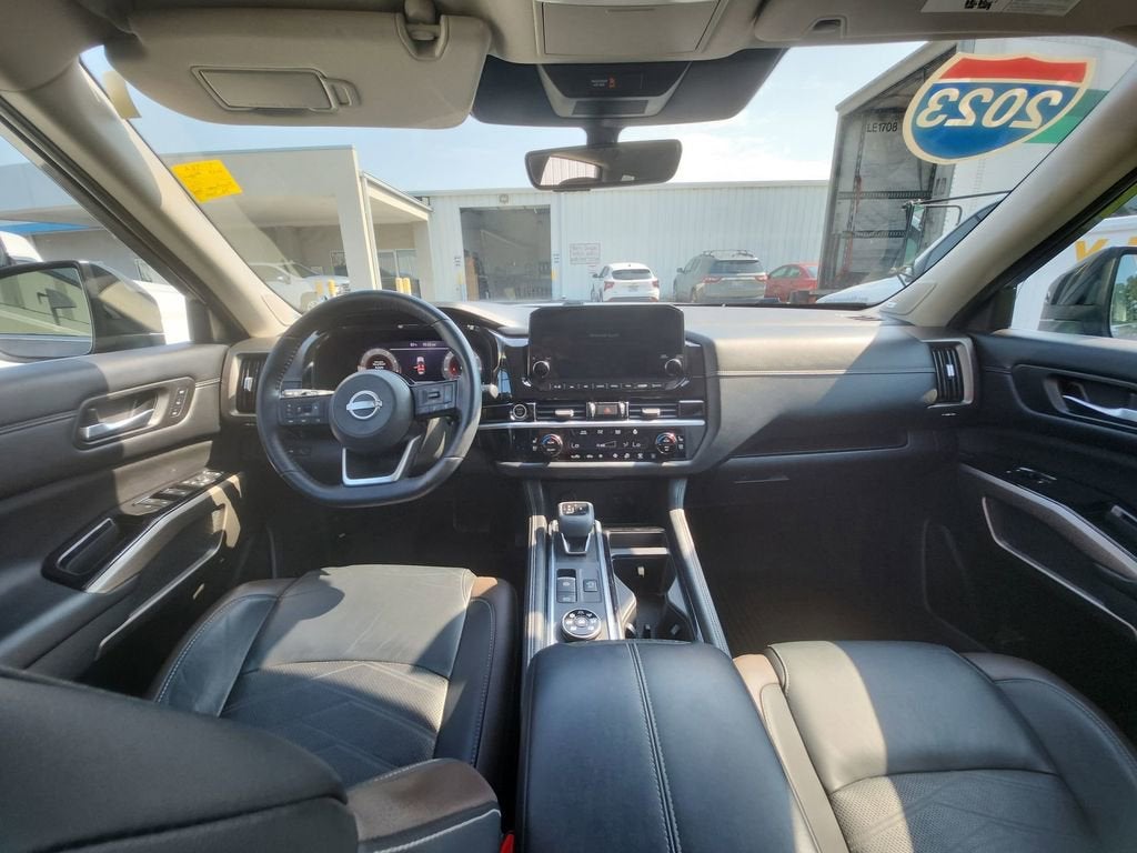 2023 Nissan Pathfinder Platinum 4WD