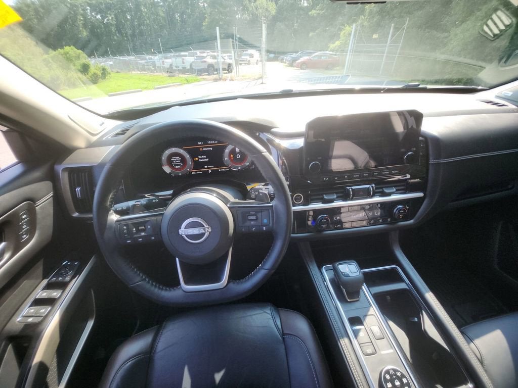 2023 Nissan Pathfinder Platinum 4WD