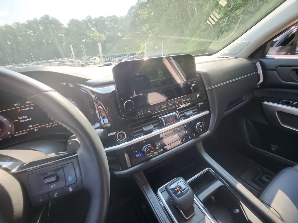 2023 Nissan Pathfinder Platinum 4WD