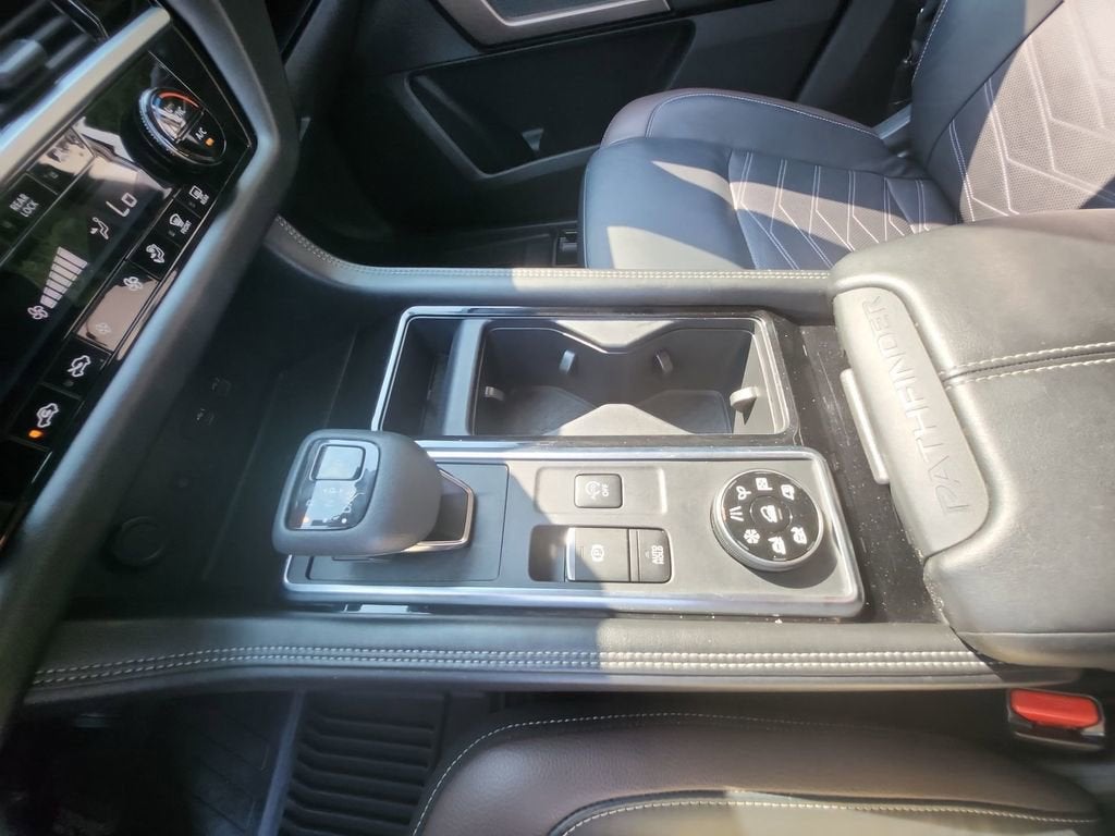 2023 Nissan Pathfinder Platinum 4WD