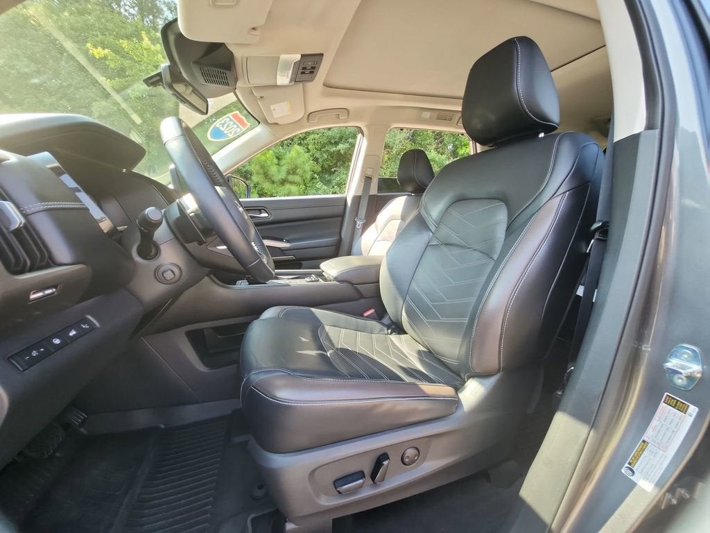 2023 Nissan Pathfinder Platinum 4WD