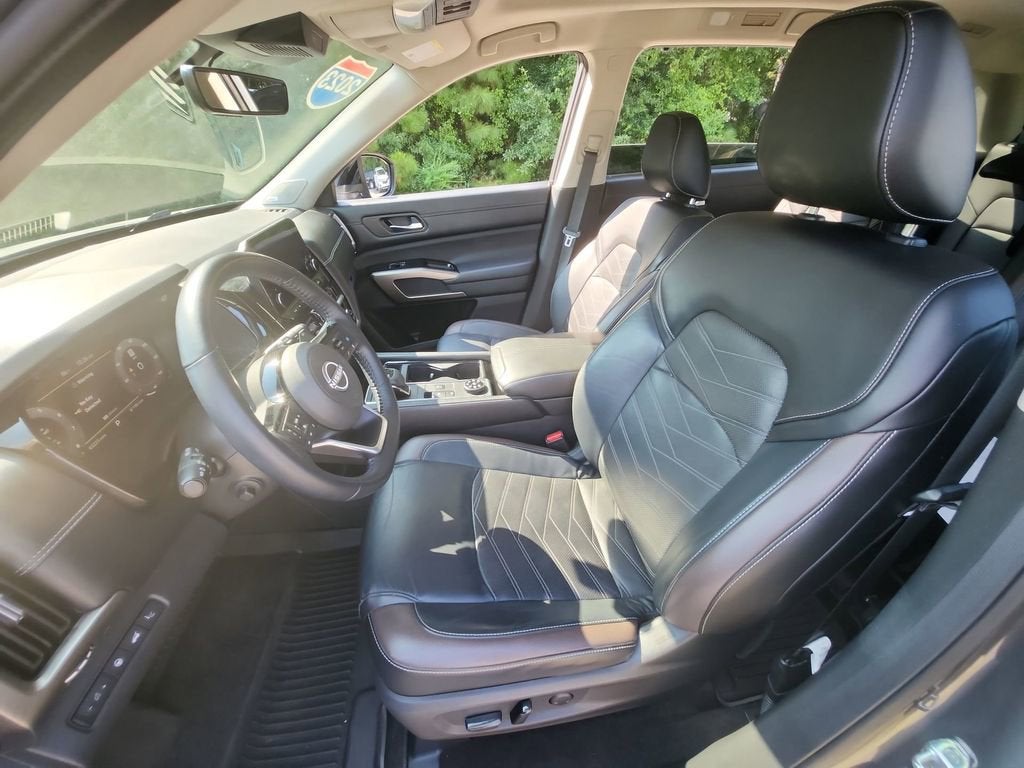 2023 Nissan Pathfinder Platinum 4WD