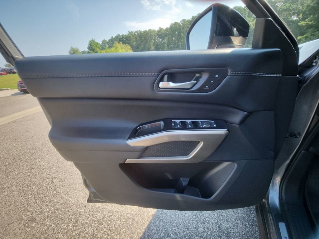 2023 Nissan Pathfinder Platinum 4WD