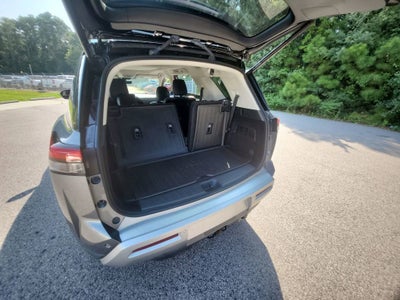 2023 Nissan Pathfinder Platinum 4WD