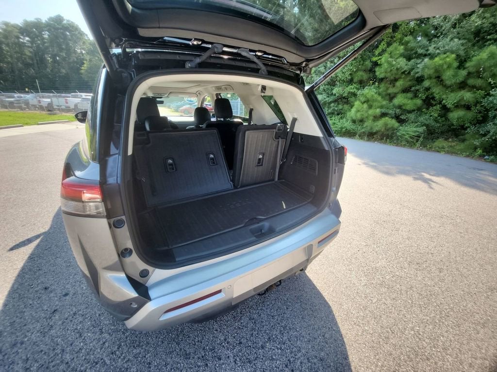 2023 Nissan Pathfinder Platinum 4WD