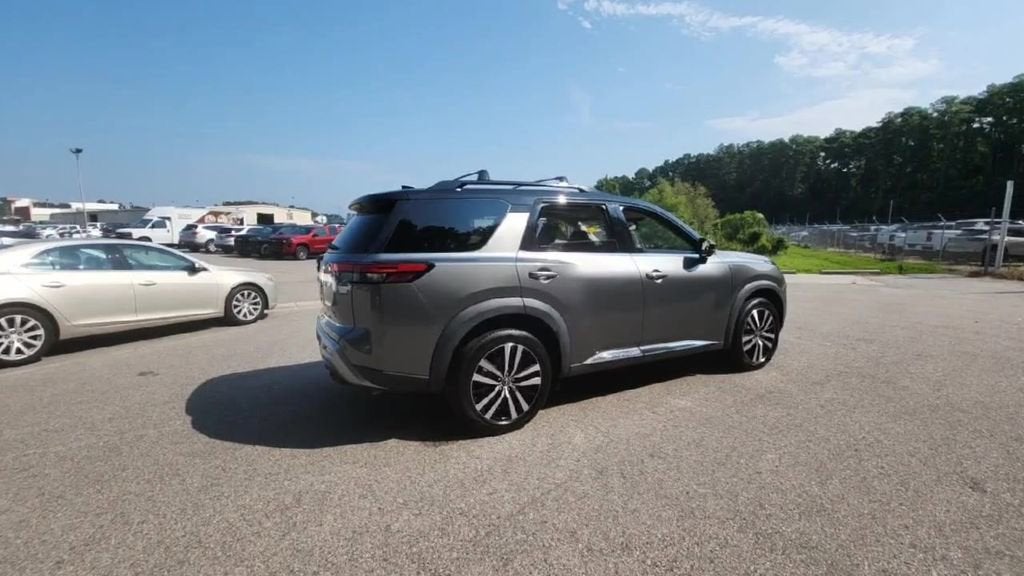 2023 Nissan Pathfinder Platinum 4WD