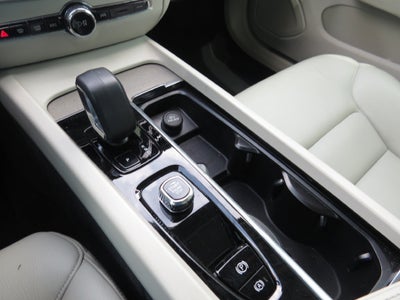 2023 Volvo S60 Plus Dark Theme